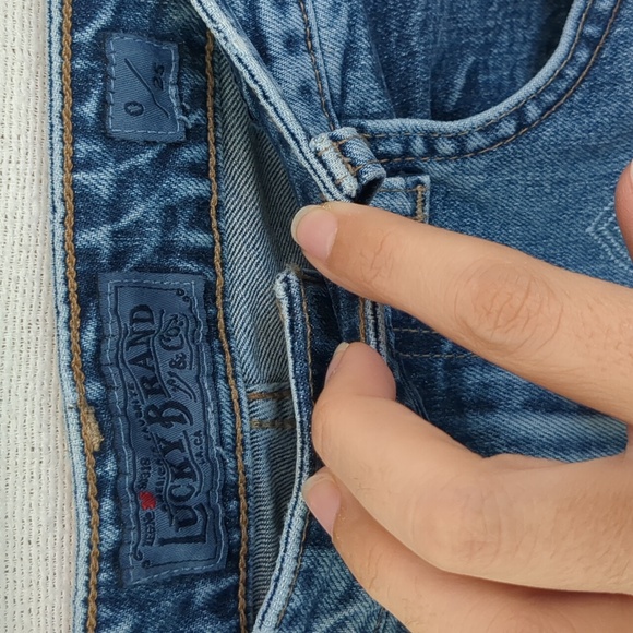 Lucky Brand Pins Aztec High Rise cropped embroidered Jeans Size 25 - Picture 3 of 12